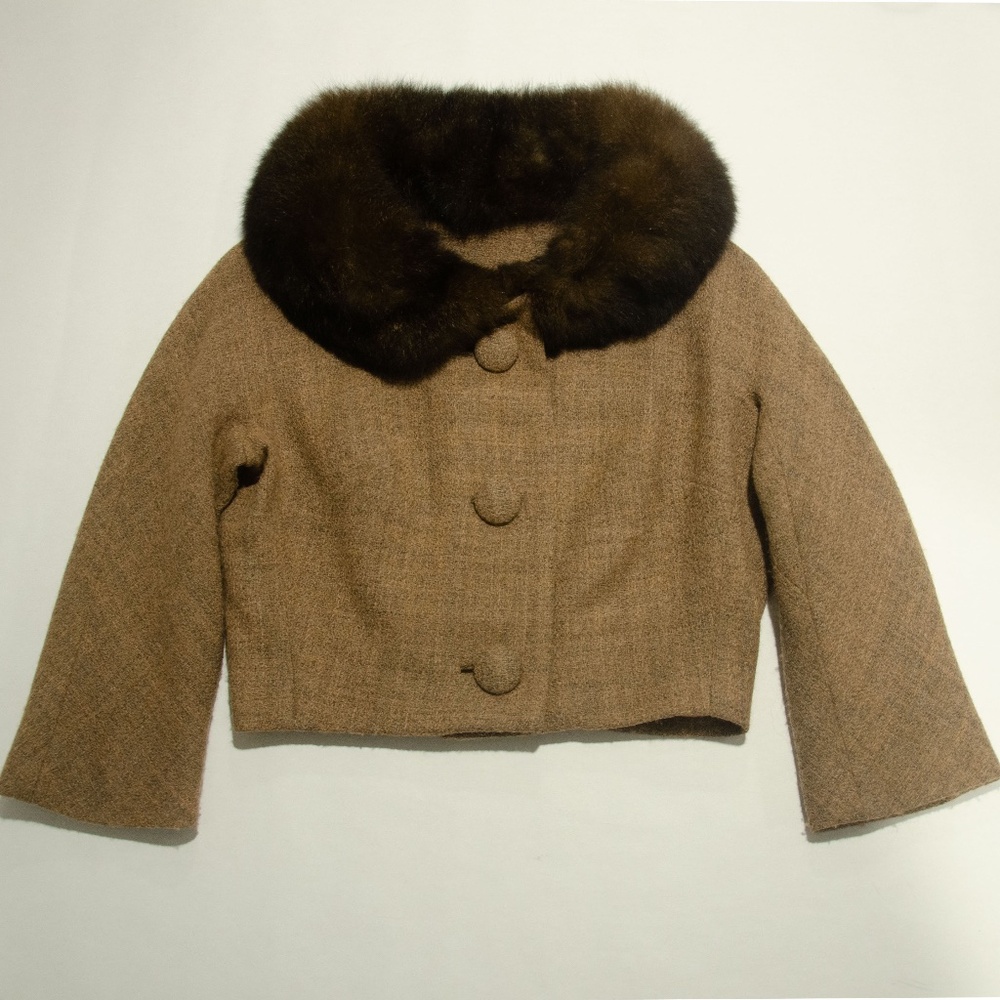 Vintage Jacket   Vintage brownish tan tweed jacket with suuuuper soft fluffy bla